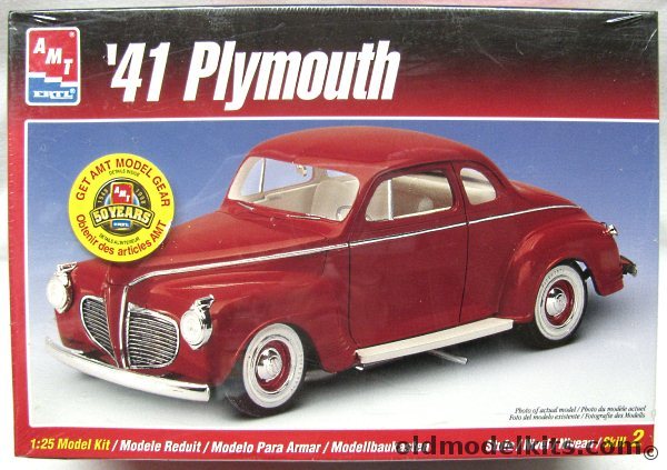 AMT 1/25 1941 Plymouth Model P-12 - Four Passenger Coupe  Stock or Custom, 6184 plastic model kit